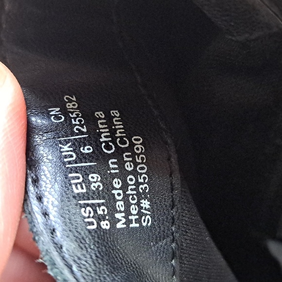 GAP Black Classic Comfy Pointy Toe Side Zip Women's Chelsea Ankle Boots - Picture 8 of 8